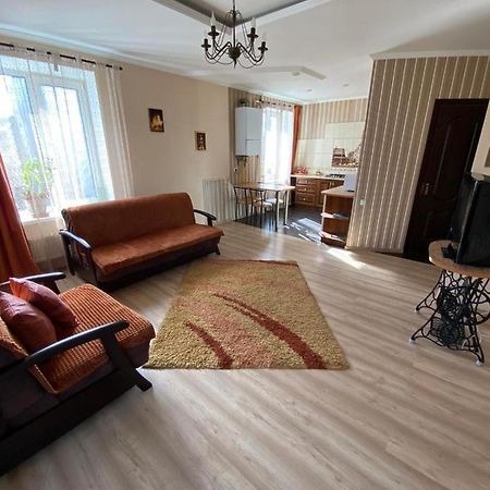 Апартаменты Центр,Возле Макдоналдс Vinnytsia Ngoại thất bức ảnh