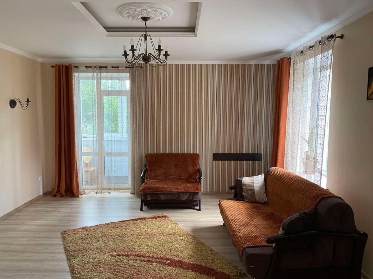 Апартаменты Центр,Возле Макдоналдс Vinnytsia Ngoại thất bức ảnh